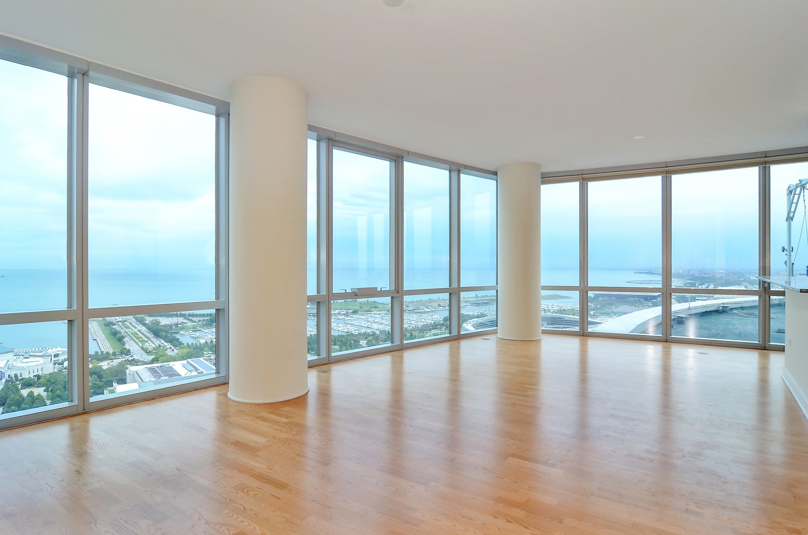 1211 S Prairie Avenue 3603