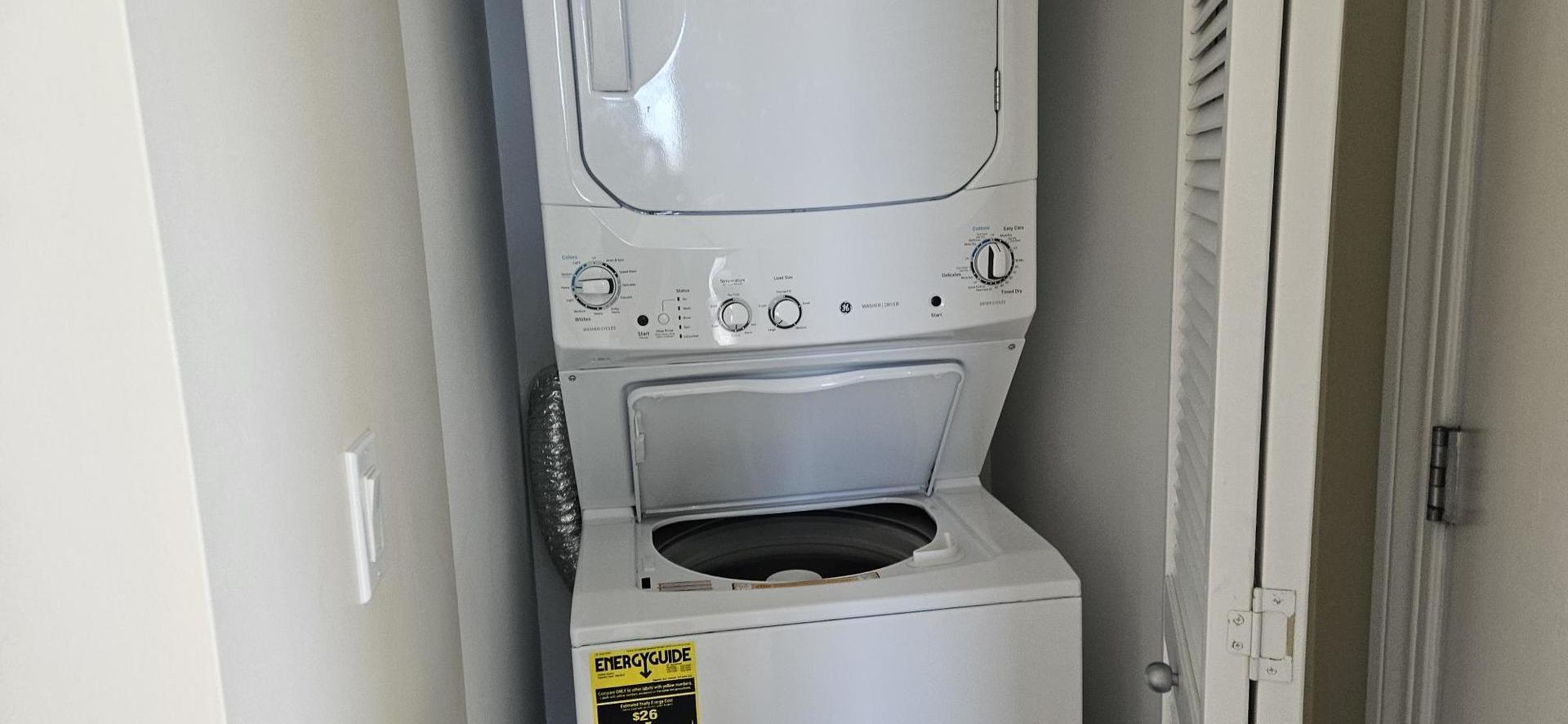 Chicago, Illinois 60605, United States, 2 Bedrooms Bedrooms, ,2 BathroomsBathrooms,Residential,Active,238621