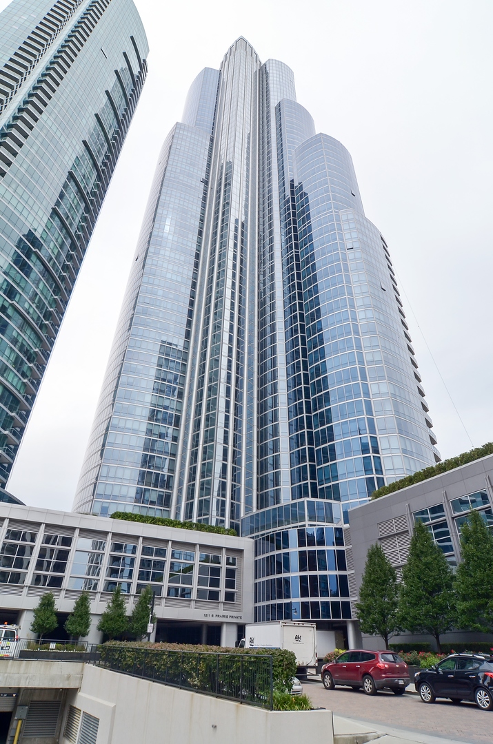 Chicago, Illinois 60605, United States, 2 Bedrooms Bedrooms, ,2 BathroomsBathrooms,Residential,Active,238621