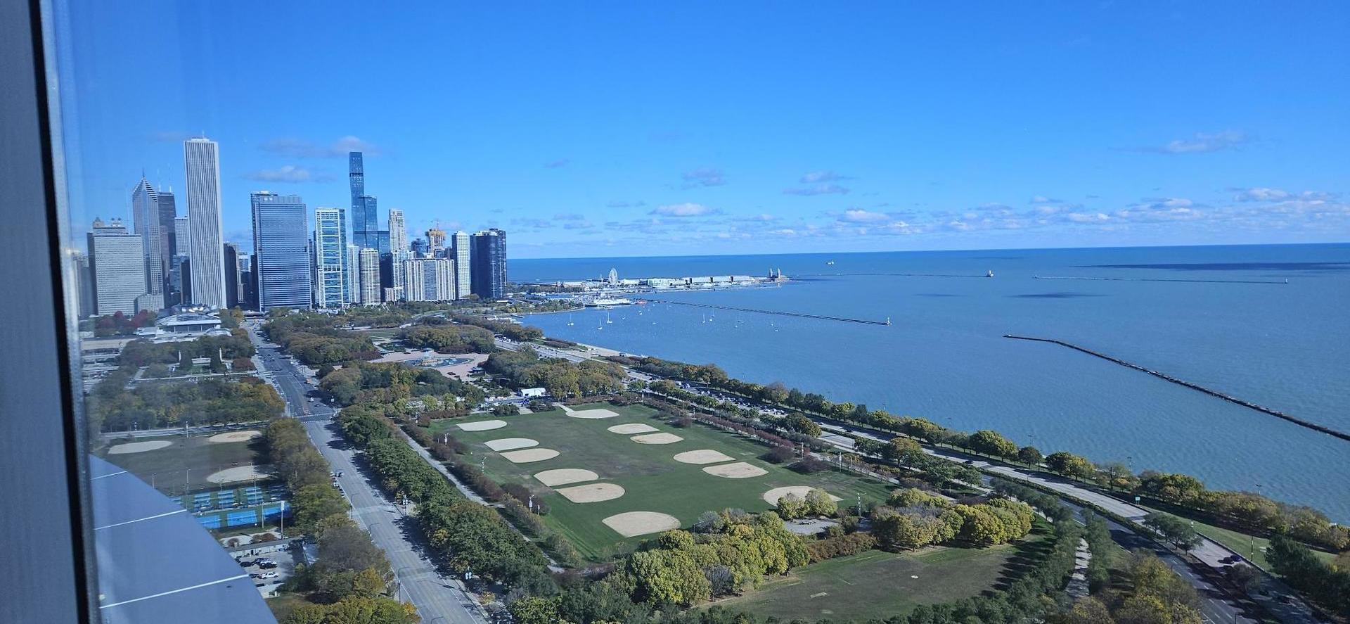 Chicago, Illinois 60605, United States, 2 Bedrooms Bedrooms, ,2 BathroomsBathrooms,Residential,Active,238621