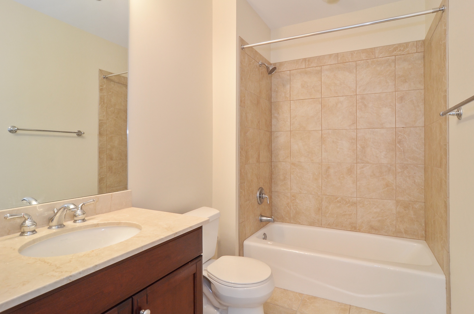 Chicago, Illinois 60605, United States, 2 Bedrooms Bedrooms, ,2 BathroomsBathrooms,Residential,Active,238621