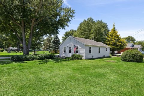 Tiny photo for 1802 W 2nd Street, Coal Valley, IL 61240 (MLS # 12684630)