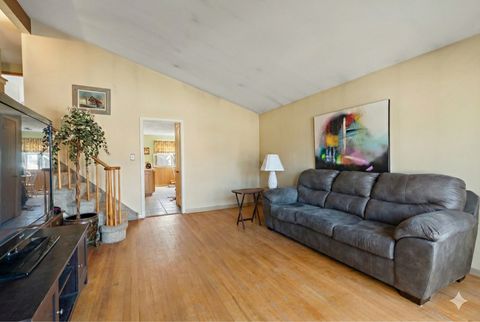 Tiny photo for 10008 Buell Court, Oak Lawn, IL 60453 (MLS # 12580253)