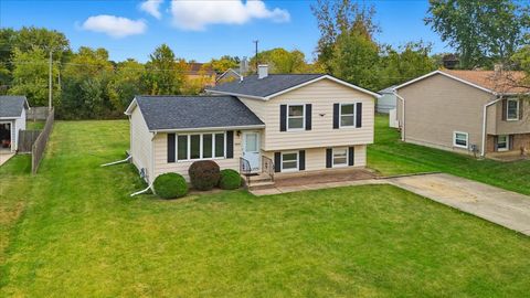 Tiny photo for 38633 N Cedar Avenue, Beach Park, IL 60099 (MLS # 12499662)