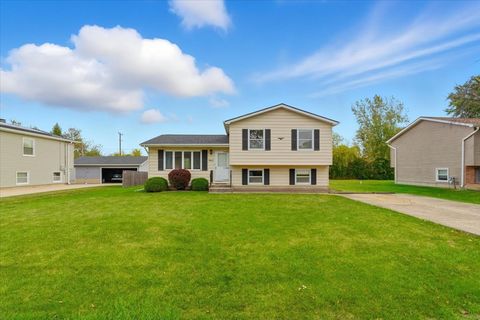 Tiny photo for 38633 N Cedar Avenue, Beach Park, IL 60099 (MLS # 12499662)
