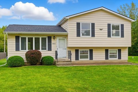 Photo of 38633 N Cedar Avenue, Beach Park, IL 60099 (MLS # 12499662) Photo of 38633 N Cedar Avenue, Beach Park, IL 60099 (MLS # 12499662)