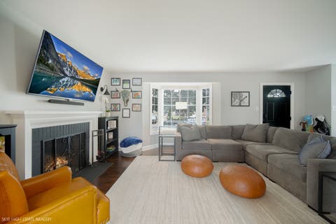 Tiny photo for 9717 S Hamlin Avenue, Evergreen Park, IL 60805 (MLS # 12723068)