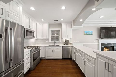 Tiny photo for 3652 N Fremont Street #3, Chicago, IL 60613 (MLS # 12583407)