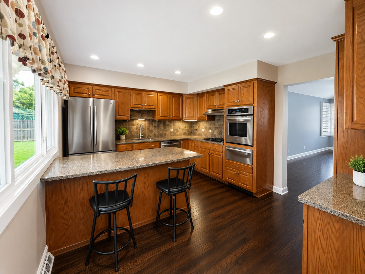 360 E Huntington Lane