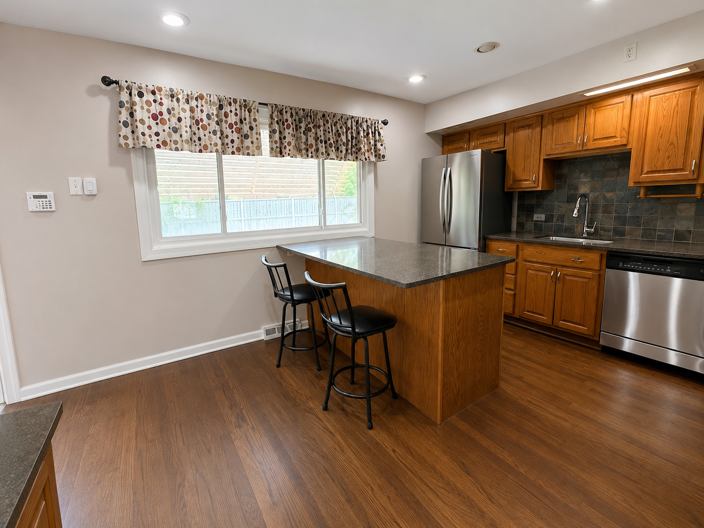 360 E Huntington Lane