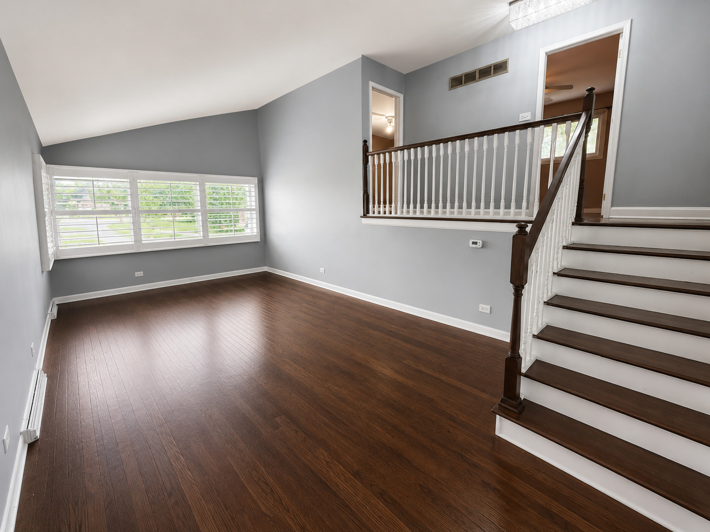 360 E Huntington Lane