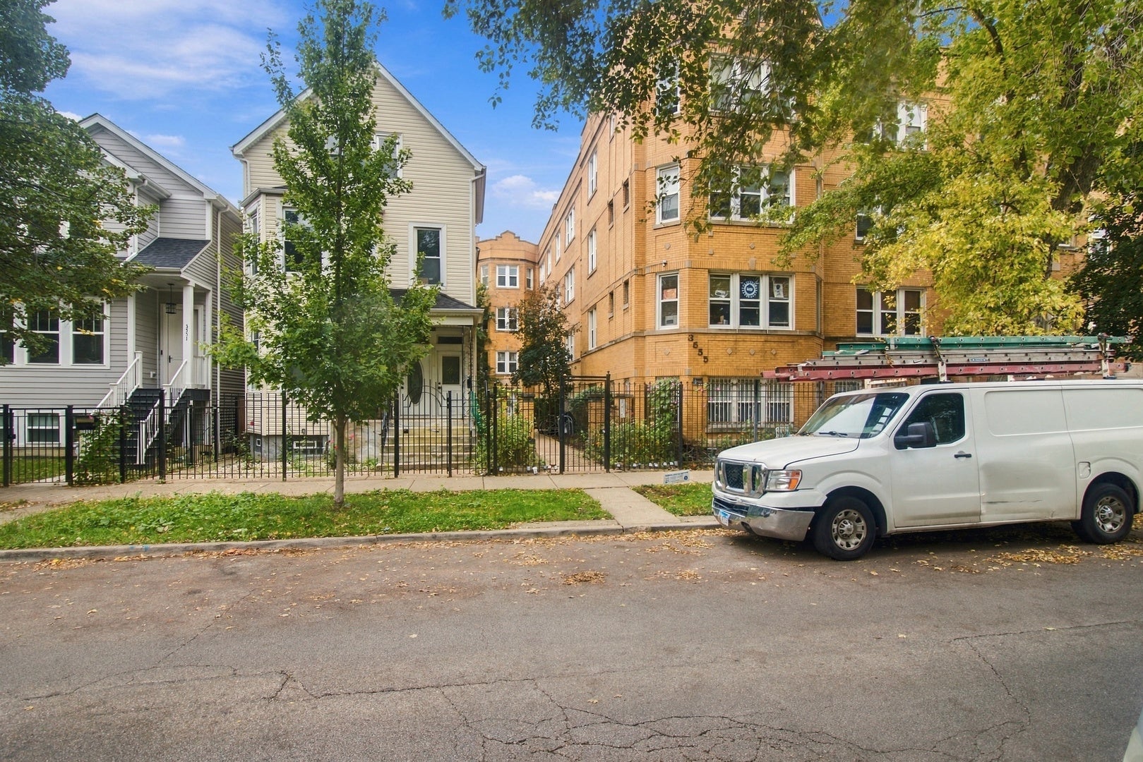3555 W Lyndale Street GB