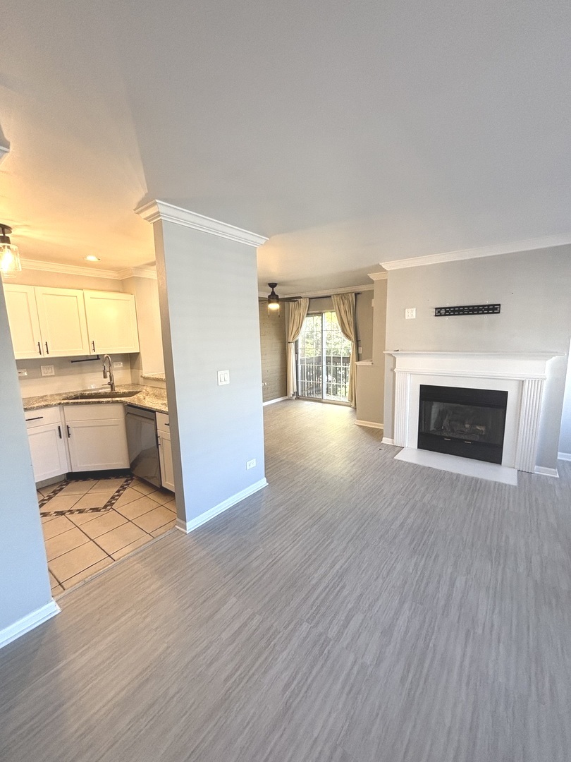 South Elgin, Illinois 60177, United States, 2 Bedrooms Bedrooms, ,1 BathroomBathrooms,Residential,Active,231769