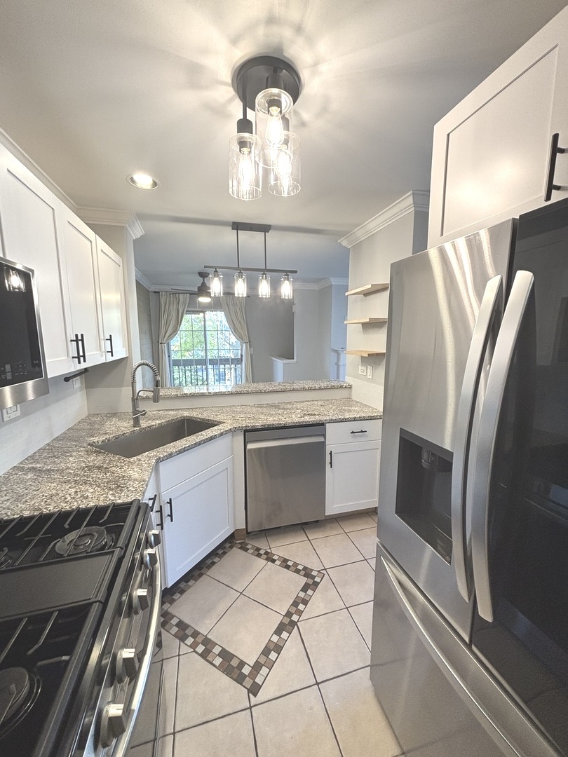 South Elgin, Illinois 60177, United States, 2 Bedrooms Bedrooms, ,1 BathroomBathrooms,Residential,Active,231769