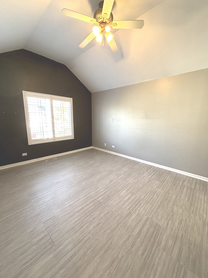 South Elgin, Illinois 60177, United States, 2 Bedrooms Bedrooms, ,1 BathroomBathrooms,Residential,Active,231769