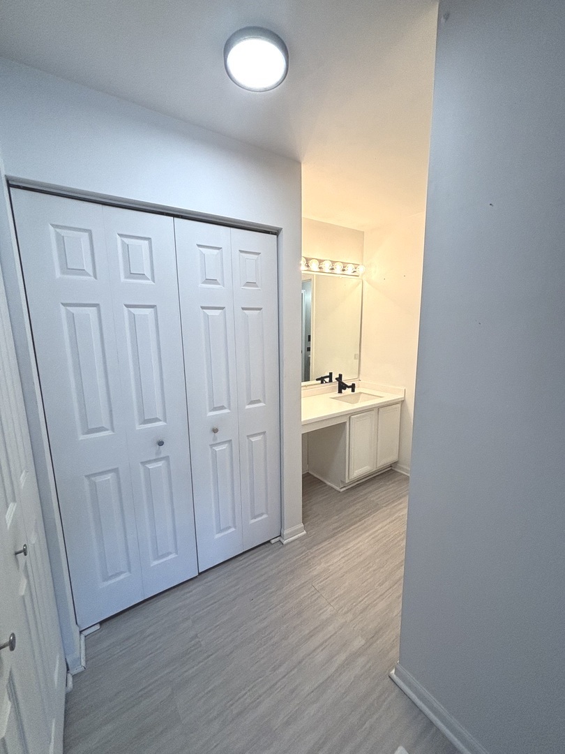 South Elgin, Illinois 60177, United States, 2 Bedrooms Bedrooms, ,1 BathroomBathrooms,Residential,Active,231769