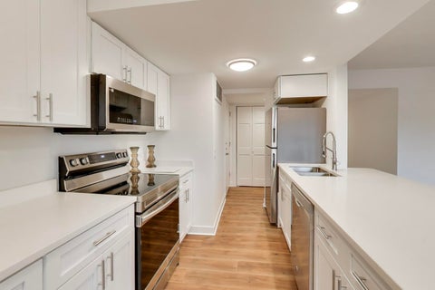 Tiny photo for 1615 Maple Terrace #115-1L, Lisle, IL 60532 (MLS # 12676953)