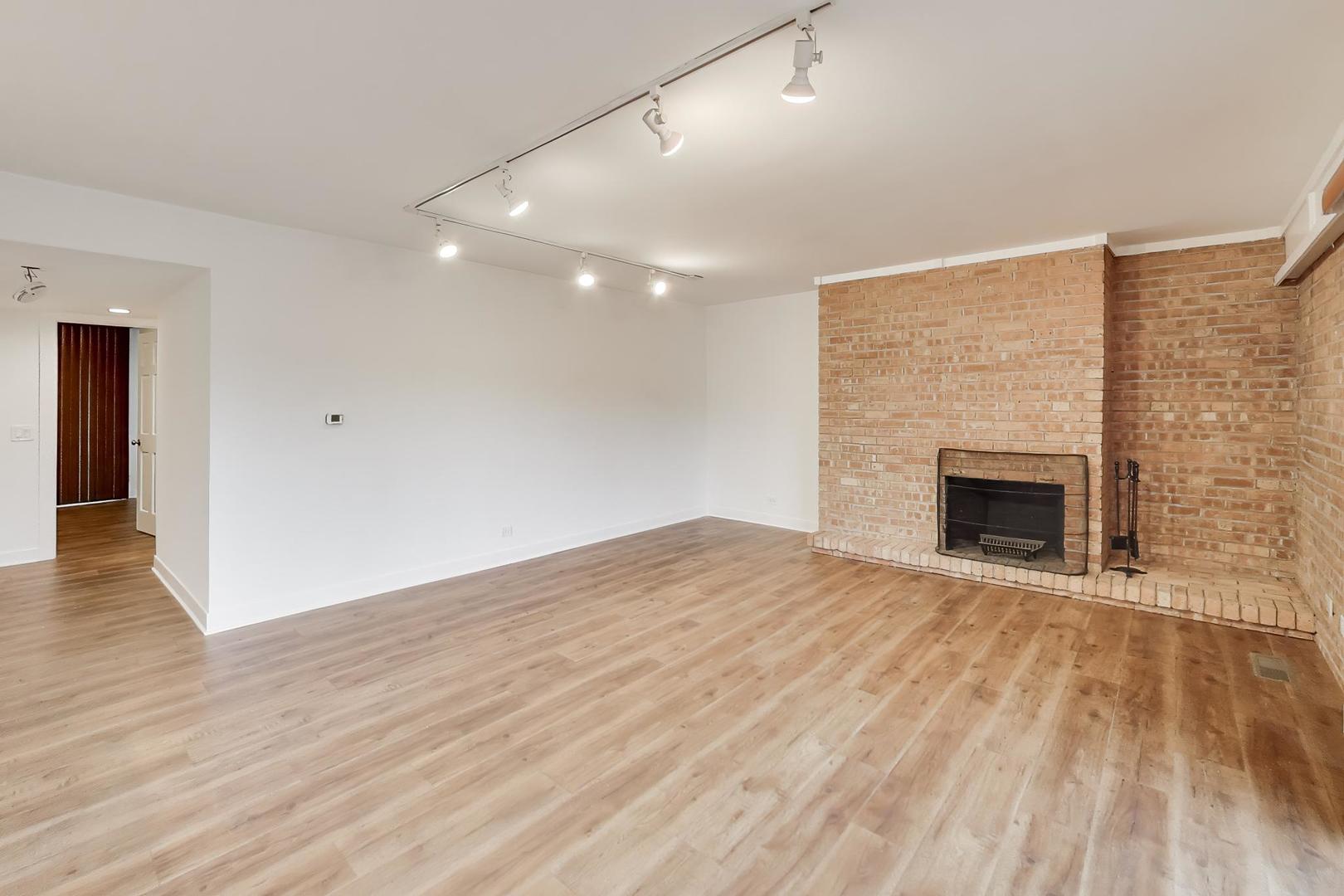 1615 Maple Terrace 115-1L