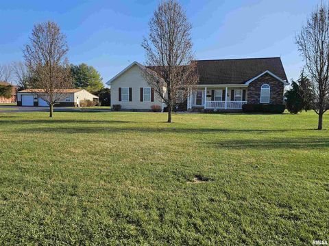 Photo of 10586 N Spring Garden Lane, Mt Vernon, IL 62864 (MLS # EB460697)