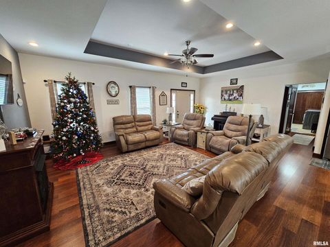 Tiny photo for 10586 N Spring Garden Lane, Mt Vernon, IL 62864 (MLS # EB460697)