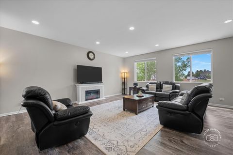 Tiny photo for 3799 Gardenia Drive, Elgin, IL 60124 (MLS # 12667925)