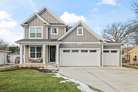Photo of 1222 N Walnut Avenue, Arlington Heights, IL 60004 (MLS # 12555458)