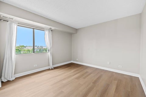 Tiny photo for 375 Plum Creek Drive #312, Wheeling, IL 60090 (MLS # 12685812)
