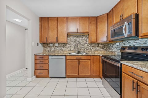 Tiny photo for 375 Plum Creek Drive #312, Wheeling, IL 60090 (MLS # 12685812)
