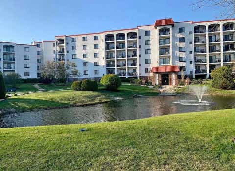 Photo of 375 Plum Creek Drive #312, Wheeling, IL 60090 (MLS # 12685812)