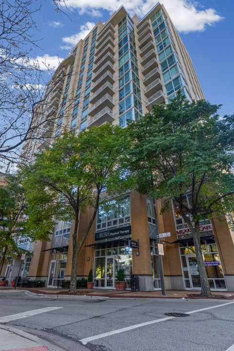 Tiny photo for 1640 Maple Avenue #304, Evanston, IL 60201 (MLS # 12502815)