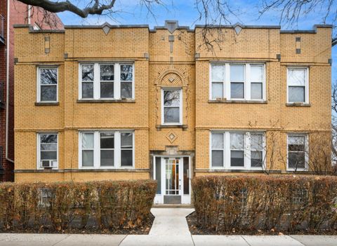 3700 W CORNELIA Avenue 2 Chicago IL 60618