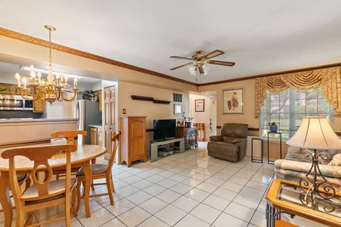 Tiny photo for 133 White Branch S Court #133, Schaumburg, IL 60194 (MLS # 12492397)