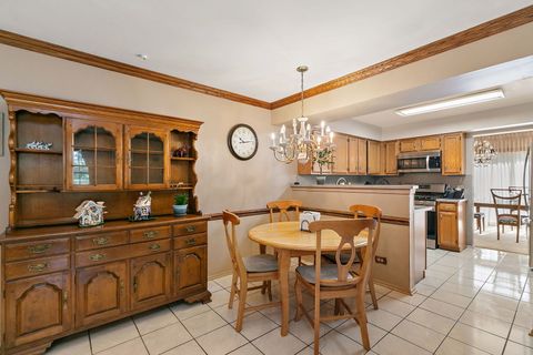 Tiny photo for 133 White Branch S Court #133, Schaumburg, IL 60194 (MLS # 12492397)