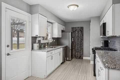 Tiny photo for 988 Cooper Court, Elk Grove Village, IL 60007 (MLS # 12566340)