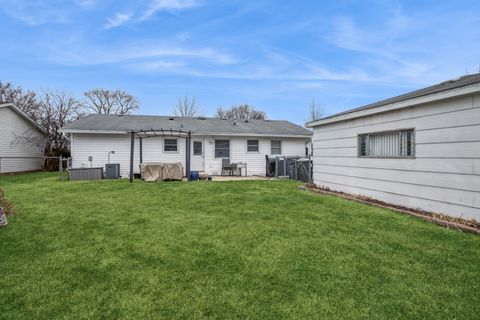 Tiny photo for 988 Cooper Court, Elk Grove Village, IL 60007 (MLS # 12566340)