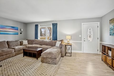 Tiny photo for 988 Cooper Court, Elk Grove Village, IL 60007 (MLS # 12566340)