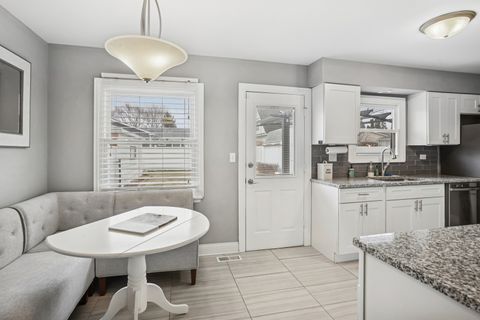 Tiny photo for 988 Cooper Court, Elk Grove Village, IL 60007 (MLS # 12566340)