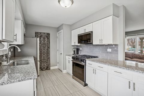 Tiny photo for 988 Cooper Court, Elk Grove Village, IL 60007 (MLS # 12566340)