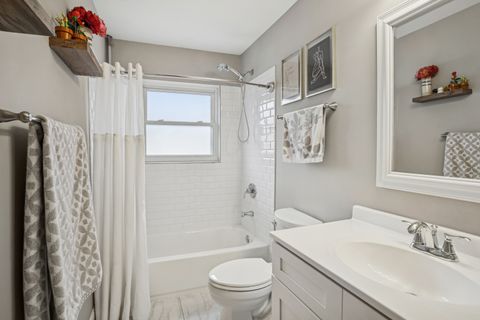 Tiny photo for 988 Cooper Court, Elk Grove Village, IL 60007 (MLS # 12566340)