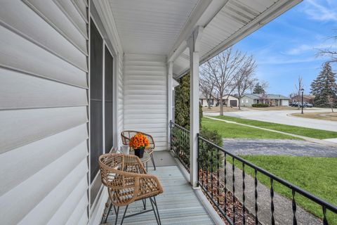 Tiny photo for 988 Cooper Court, Elk Grove Village, IL 60007 (MLS # 12566340)