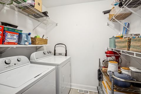 Tiny photo for 988 Cooper Court, Elk Grove Village, IL 60007 (MLS # 12566340)