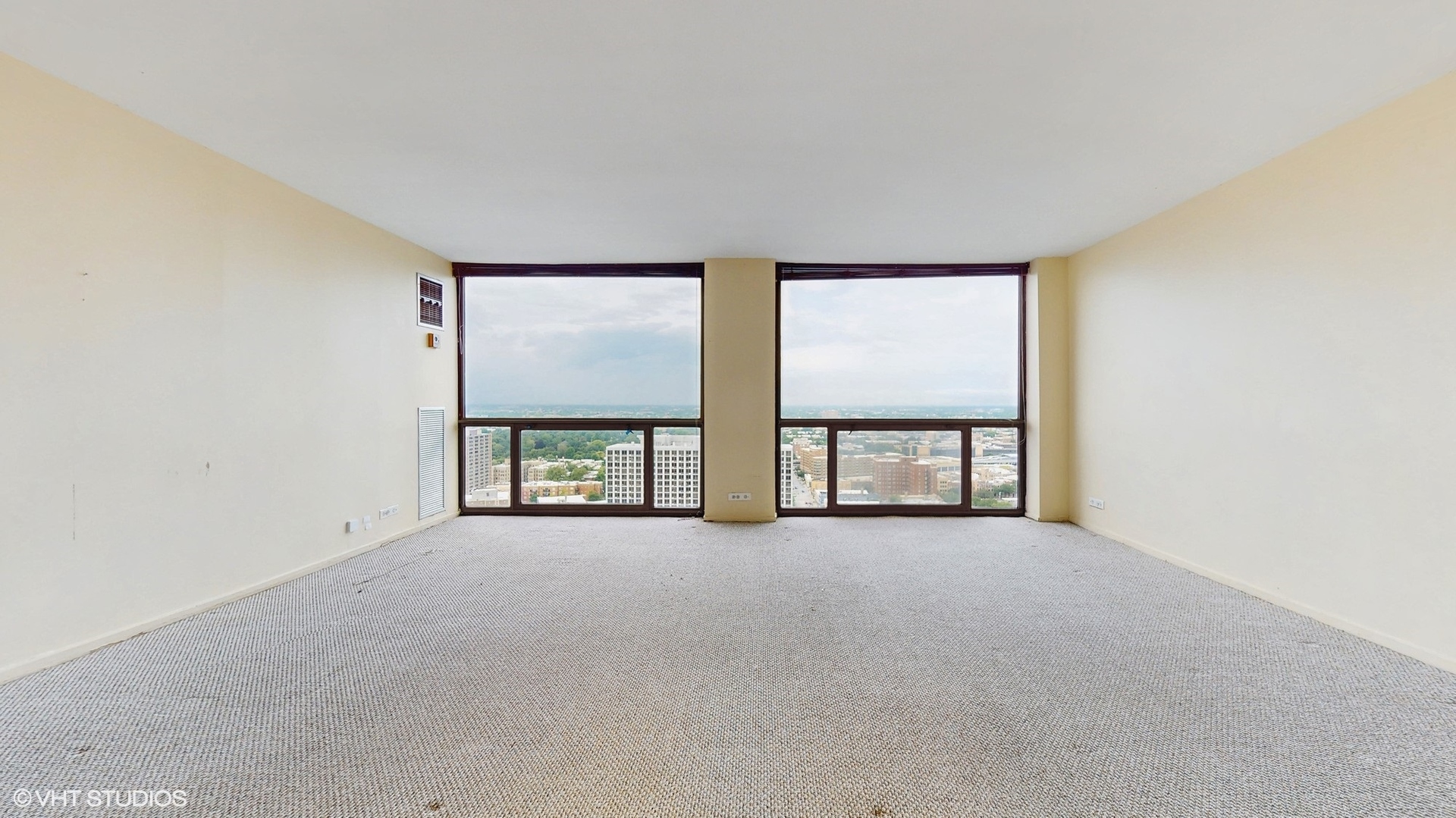 4343 N Clarendon Avenue 2815
