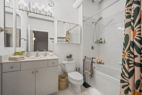 Tiny photo for 807 DAVIS Street #505, Evanston, IL 60201 (MLS # 12745838)