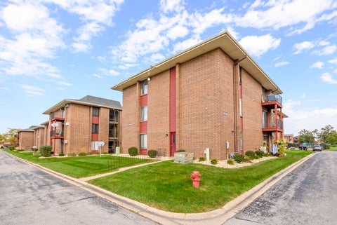 Photo of 15736 Terrace Drive #R02, Oak Forest, IL 60452 (MLS # 12782117)