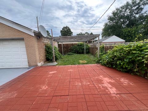 Tiny photo for 7427 TRIPP Avenue, Skokie, IL 60076 (MLS # 12516627)