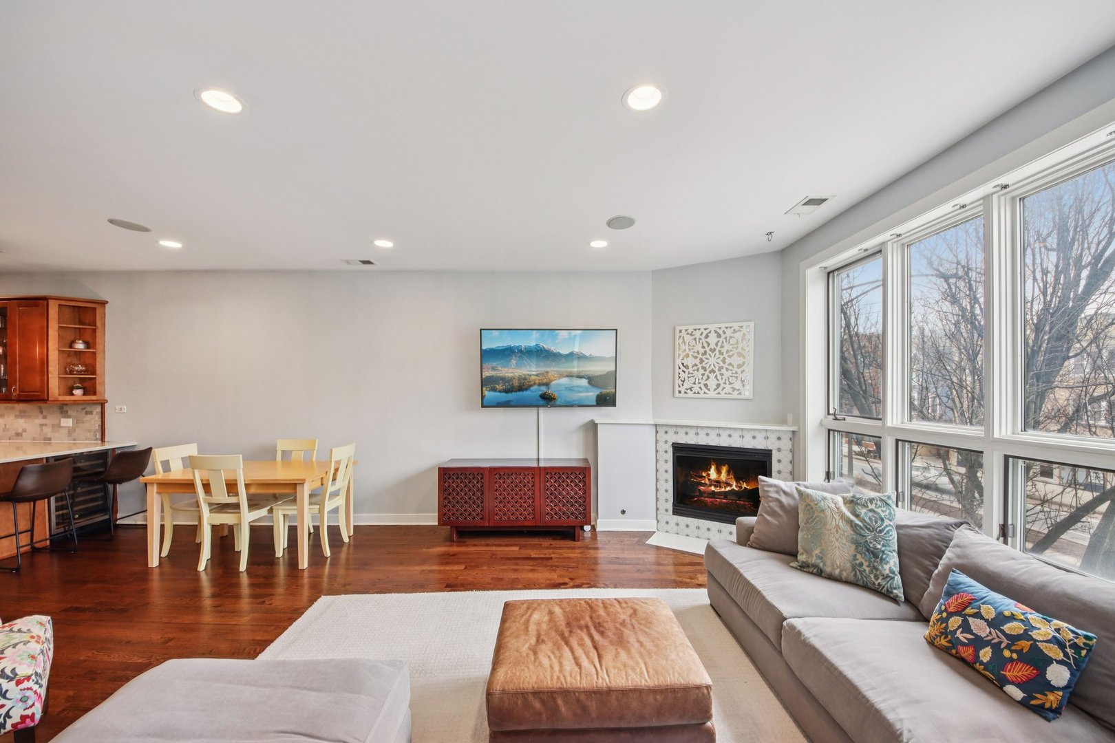 3929 N Ashland Avenue 2