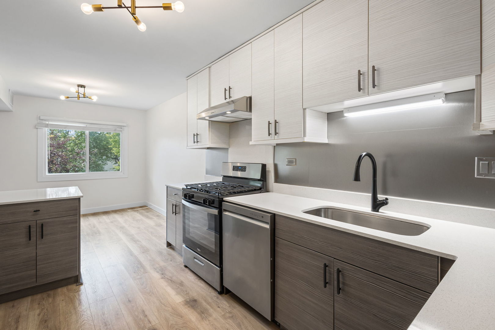 2000 Bayside Drive 204