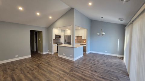 Tiny photo for 21 Superior Court #N2, Schaumburg, IL 60193 (MLS # 12598832)