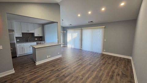 Tiny photo for 21 Superior Court #N2, Schaumburg, IL 60193 (MLS # 12598832)