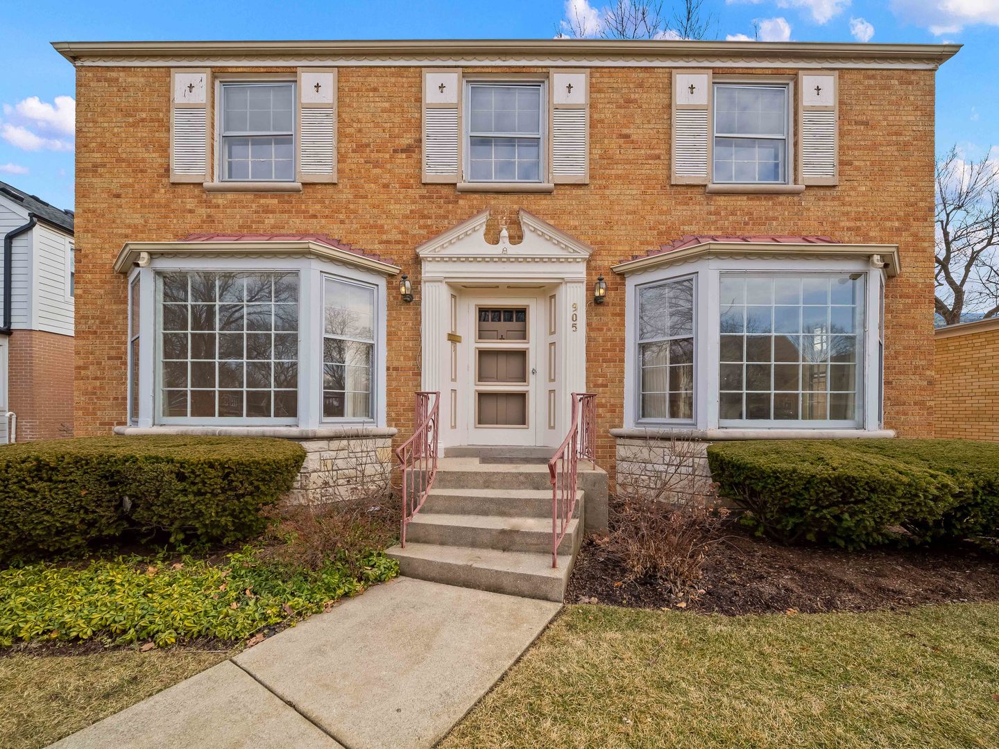 905 S Seminary Avenue